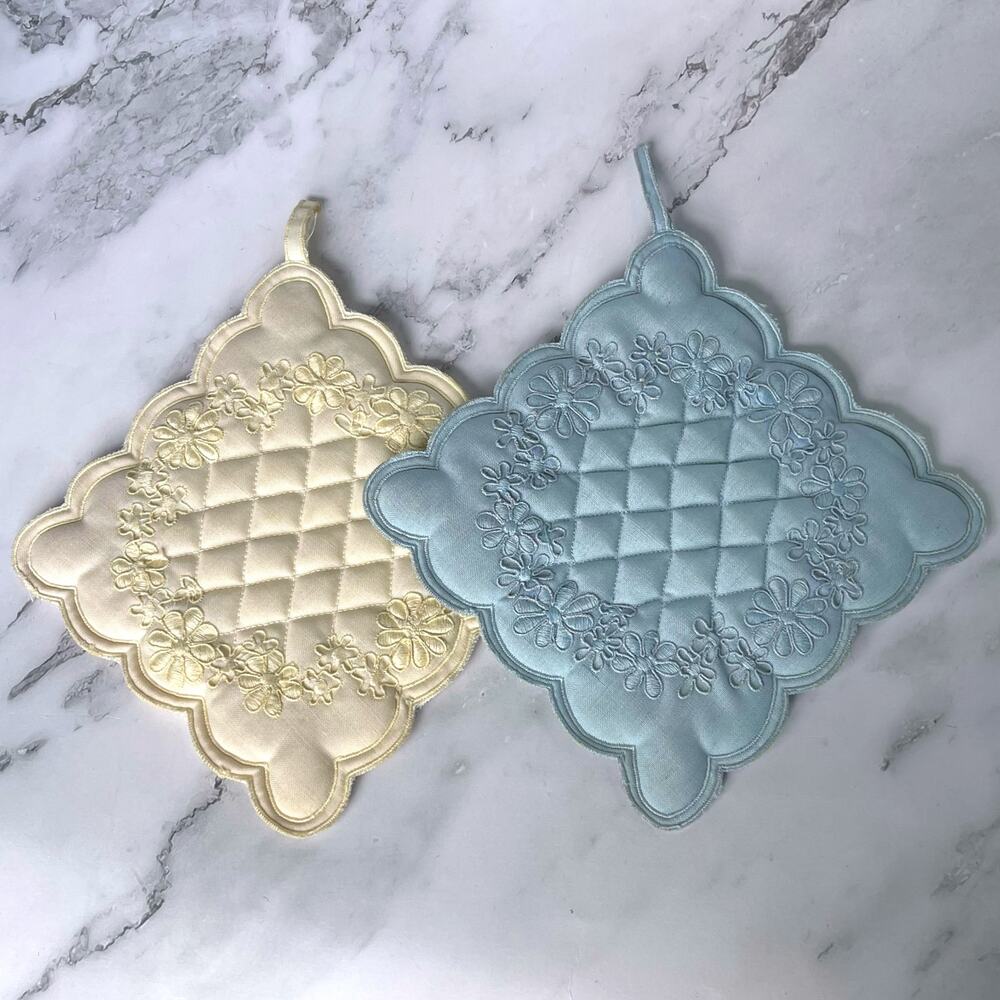 Vintage Quilted Floral Potholders Set of 2 Blue Cream Embroidered Scalloped
